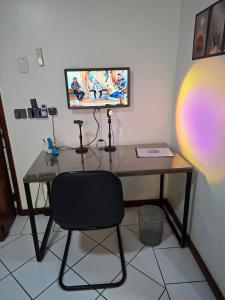 Apê confortável, com Alexa. Ótima localização