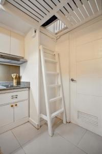 CABIN STUDIO in KL TOWER, Greenbelt, Makati! Max Capacity 6 pax!