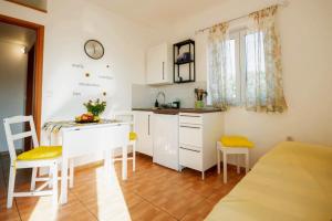 Apartment Kamenar 3 - 3hvězdičkové hotely ve městě Klimno