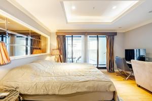 Bangrak HANGOVER 2 Central River Station