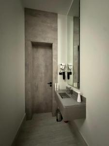 استديو فندقي مع بلكونه في موقع استراتيجي