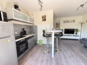 Appartements Charmant T2 a 2 min de la mer, avec Jardin Prive et cloture, Parking, a proximite du Centre-Ville : photos des chambres