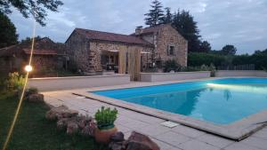 B&B / Chambres d'hotes B&B La Taupiniere Rustique table d-hotes gastronomique : photos des chambres