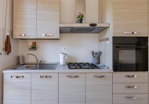 lnd 1- 2 camere, parcheggio, balconi, vicino al centro