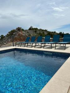 Beachfront House Robert with Pool