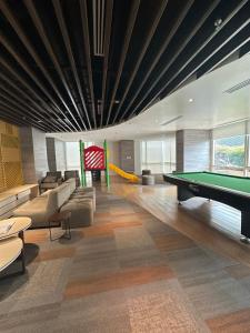 Modern One Bedroom with Balcony near Cebu IT Park