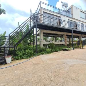 Bee Home Di Linh 45A Nguyễn Trung Trực Lầu 2 - view hồ