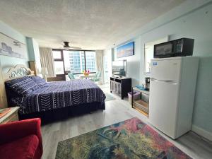 Cozy King Oceanview Studio wpool & tiki bar