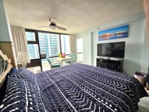 Cozy King Oceanview Studio wpool & tiki bar