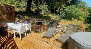 Maisons de vacances Le gros chene, gite du XVIII siecle, jacuzzi privatif : photos des chambres