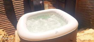 Maisons de vacances Le gros chene, gite du XVIII siecle, jacuzzi privatif : photos des chambres