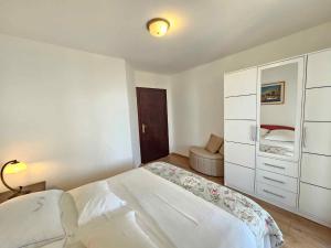 Apartments in Novi Vinodolski 15477