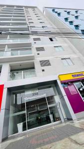 A 15 minutos del aeropuerto cómodo y moderno departamento de 3 habitaciones independientes y 2 baños