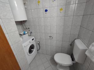 Sea view apartment with terrace near the beach