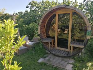 Maisons de vacances Gite neuf avec acces sauna, bain a remous et piscine : photos des chambres
