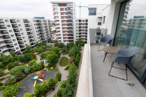 Jade I Family 1&2 BR Apartments near Pipera Plaza Mall