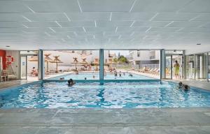 T3 avec Piscine, 150m de locéan