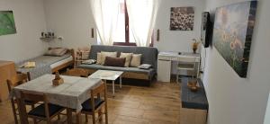 Apartments with parking place Laguna Svetilnik beach