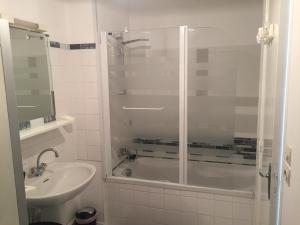 Appartements La legende Roc-h ar conq - Centre-ville Brignogan-Plages , 300 m des plages : photos des chambres