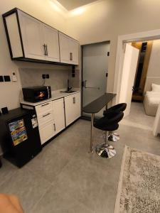 شقة غرفة وصالة