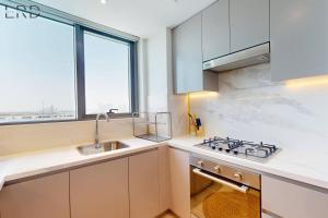 Modern 1BR with Canal View