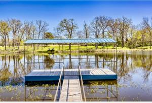 Country Suite Apartment near Lake Fork with Stocked Pond and Walking Trails