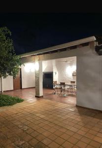 Acogedor y espacioso hospedaje a pasos del eje corporativo