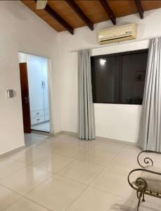 Acogedor y espacioso hospedaje a pasos del eje corporativo