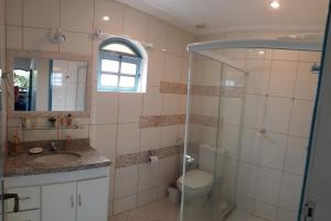 Casa com amplo quintal, churrasqueira e área verde