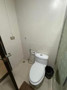 Alabang Condo by Lyre