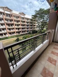 Alabang Condo by Lyre