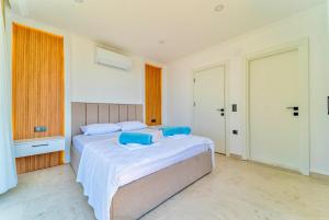 With a Pool and Sea View in Kalkan 2