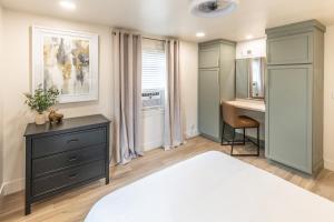 Renovated 1-Bedroom Apartment in Central Lincoln Extended Stay