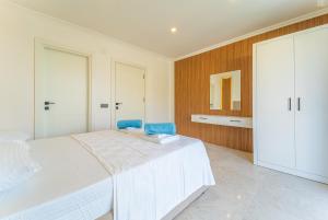 Apartment with a pool in Kalkan 1