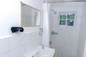 Treasure Beach Inn and Bar