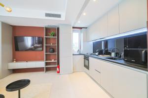 Orion New Boutique Building Apartment with private parking