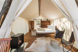 Deluxe with Kids Tent room in Under Canvas Columbia River Gorge