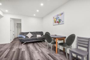 Modern 2BR Duplex 3.0 GBPS internet with Parking