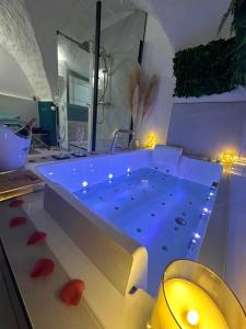 Appartements Suite Privative Spa Jacuzzi Sauna - Proche Montpellier : photos des chambres