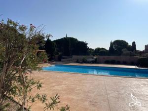 Maisons de vacances Maison - piscine - clim - wifi - vue lac - 4 pers : photos des chambres