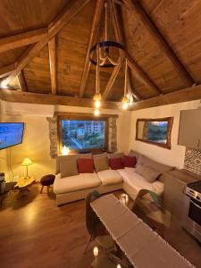 The House in the Cobbled Road