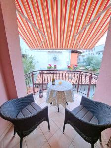 Room Adry with balcony, free parking & bikes