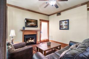 Charming Cabin Getaway w Hot Tub & Grill