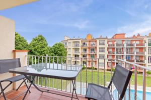 Apartamento con Piscina y Terraza cerca del Mar