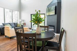 Perfect Base for Dollywood escape w Hot Tub