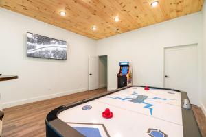 Perfect Base for Dollywood escape w Hot Tub