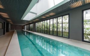 1708 Studio ampliado ao lado do Shopping Frei Caneca, Ar-condicionado, piscina com solarium, piscina aquecida coberta, academia, saunas e muito mais