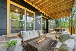 Rustic Cabin Retreat with Indoor Pool & Hot Tub