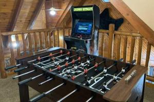 Smoky Mountain Retreat with Game Room Firepit