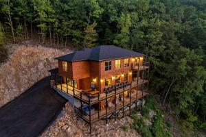 Luxury Retreat W Indoor Pool & Panoramic Views